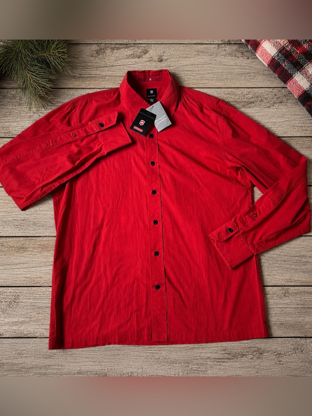 Victorinox Swiss Army Technical Performance Shirt L Red NWT Men’s Swiss Tech